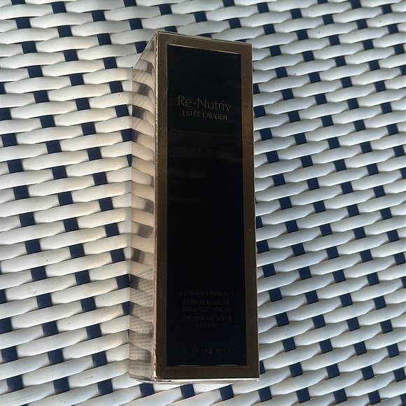 NEW Estée Lauder RE-NUTRIV ULTIMATE DIAMOND TRANSFORMATIVE BRILLIANCE SERUM - Picture 10 of 12